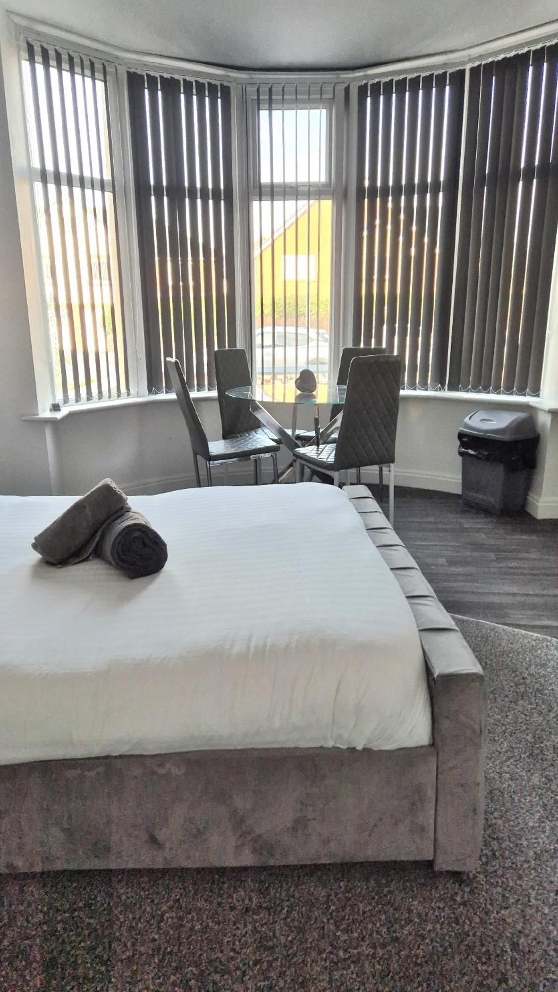 Deluxe Apartments On Mersey One Блекпул Екстериор снимка